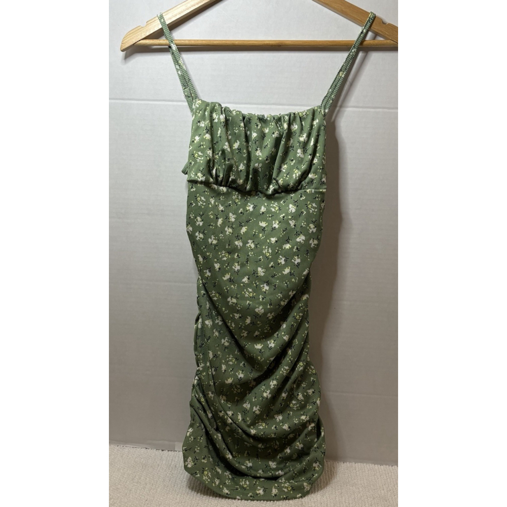 Milumia Women’s Medium Green White Floral Ruched Cami Mini Spaghetti Strap Dress
